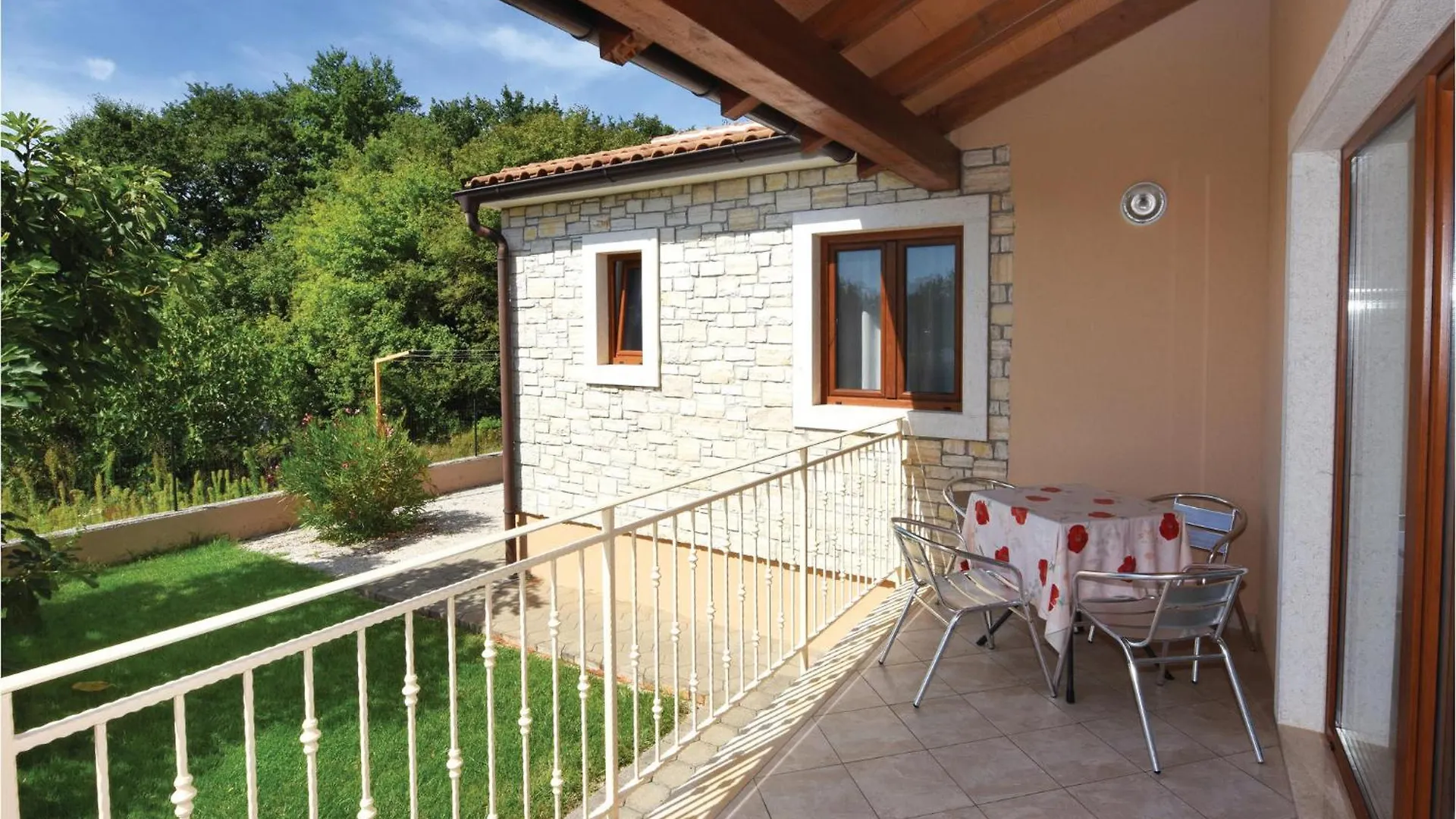 Lovely Home In Tinjan With Wifi
